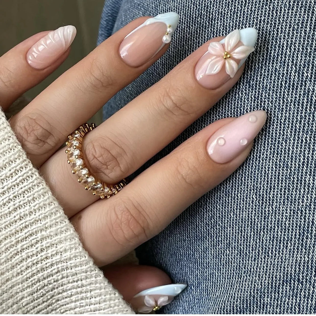 24pcs wearable false nail kit, randomly shipped; almond-shaped pearl starlight false nails; artistic flower press-on nails.